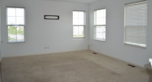 1102 Alta Vista Dr, Pingree Grove, IL 60140-2058