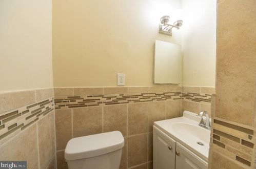 1649 Hunting Park Ave, Philadelphia PA 19140-2826 exterior