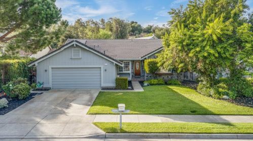 371 Via Loma, Morgan Hill, CA 95037-3024