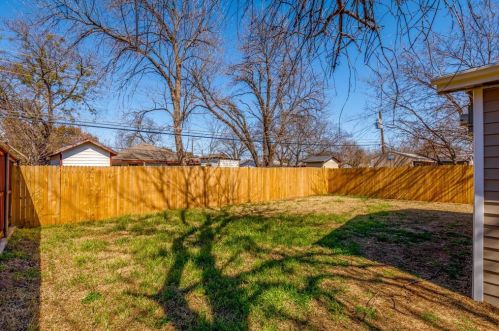 1011 Gallagher St, Dallas TX  75212-2808 exterior