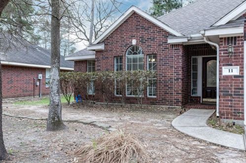 11 Gold Leaf Pl, Conroe, TX 77384-3864