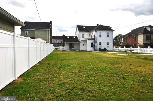 293 St, Hanover PA 17331-2320 exterior