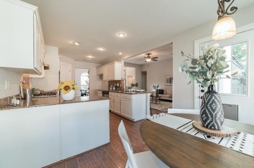 6868 Auckland Dr, Austin TX  78749-4137 exterior