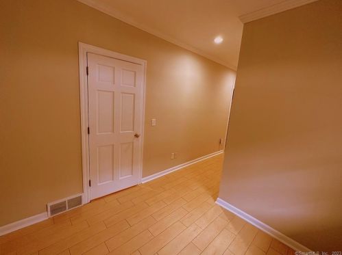 38 Canfield Dr, Huntington CT  06484-5765 exterior