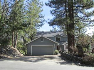 1800 Sandalwood Dr, Vallecito, CA 95247-9371