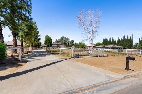 2150 Gratton St, Riverside CA  92504-5201 exterior