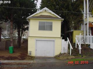 3017 Water Ave, Portland OR  97201-4824 exterior