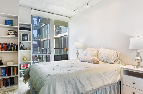 659 Randolph St, Chicago IL  60661-2115 exterior