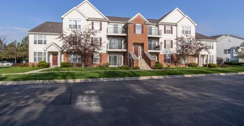 680 Mill Cir, Wheeling, IL 60090-4205