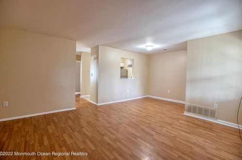 272 Crawford St, Tinton Falls, NJ 07724-2952