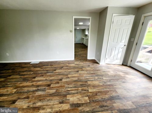 8 Mckenzie Rd, Cumberland, MD 21502-7706