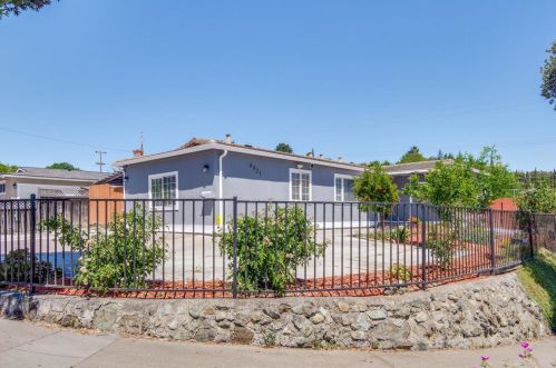 4921 Snow Dr, San Jose, CA 95111-2754