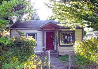9056 11th Ave, Seattle, WA 98106-2433