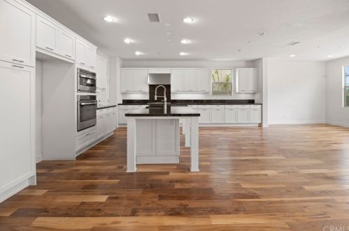 117 Bumblebee, Irvine CA  92618-1150 exterior