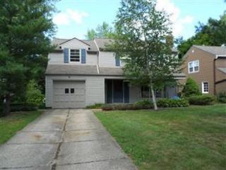 1366 Croyden Rd, Cleveland OH  44124-1462 exterior
