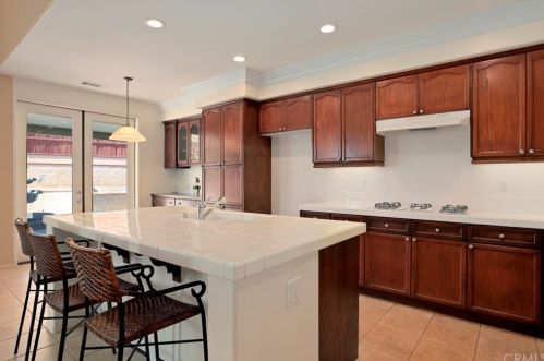 12758 Royal Palm Ln, Riverside CA  92503-7077 exterior