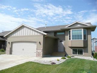 2513 Lancaster Dr, Sioux Falls SD  57106-4853 exterior