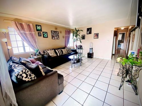 9524 Mcnerney Ave, South Gate, CA 90280-4942
