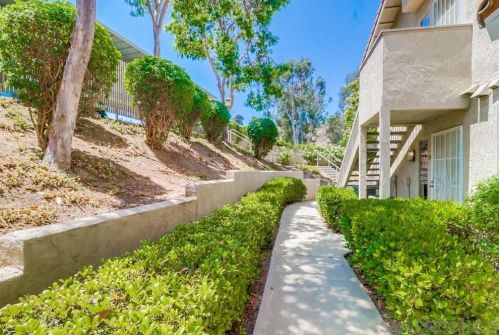 11523 Fury Ln, El Cajon, CA 92019-6312