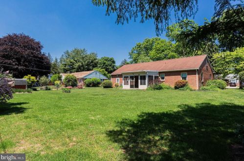 54 Sunrise Ave, Lancaster PA  17601-3942 exterior