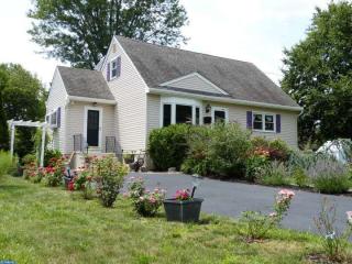 97 Armour Ave, Trenton, NJ 08619-2901