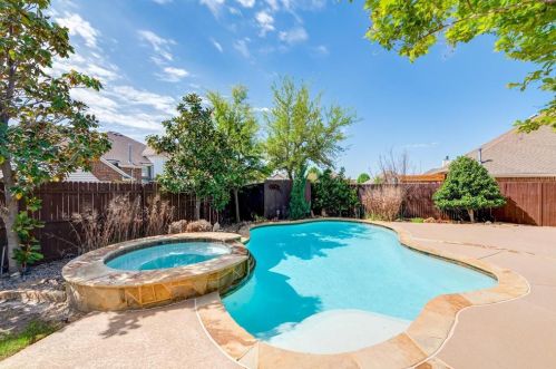 2708 Las Ventanas Trl, Fort Worth TX  76131-2807 exterior