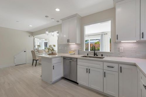 1741 Linnet Ln, Sunnyvale CA  94087-4832 exterior