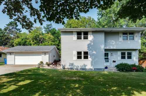 827 Irving Ave, Otsego, MN 55330-1453