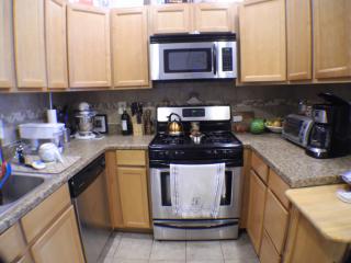 1805 Carpenter St, Philadelphia PA  19146-2612 exterior