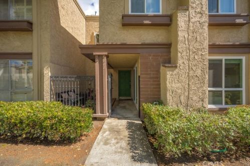 6822 Breton Way, Cypress, CA 90630-5430