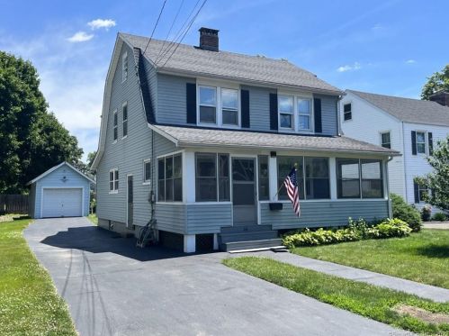 26 Laurel St, Norwalk CT  06855-1101 exterior