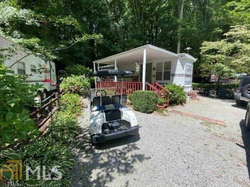 308 Creekview Dr, Cleveland, GA 30528-2262