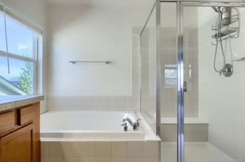 25028 Canal Pl, Aurora CO 80018-1627 exterior