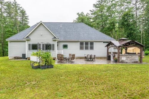 42 Boston Post Rd, Amherst, NH 03031-3231