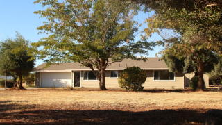 16652 Palm Ave, Anderson, CA 96007-8237