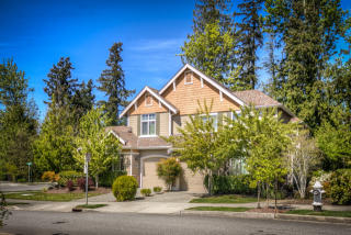 2510 Larchmount Dr, Bellevue, WA 98029-7804