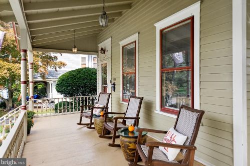 135 Warwick Rd, Tavistock NJ  08033-3706 exterior