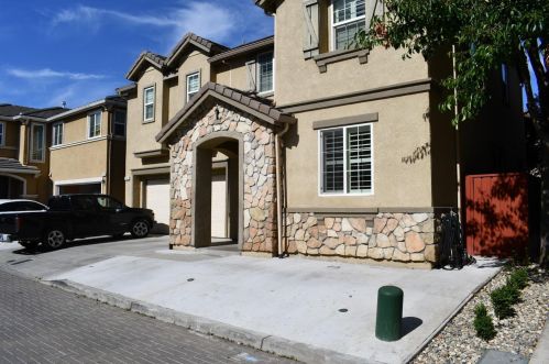 2454 Felino Ln, Lodi, CA 95240-8909