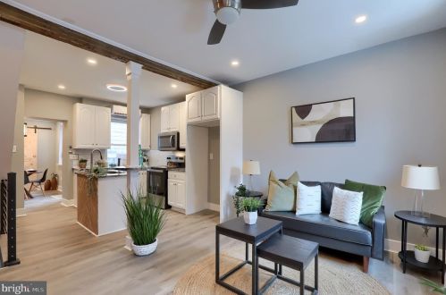 28 Strawberry St, Lancaster, PA 17603-3911