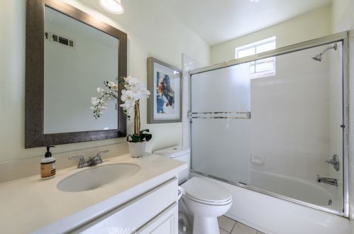 22 Del Ventura, Irvine CA  92606-8857 exterior