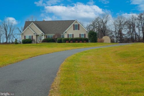 410 Wood End Ct, Charles Town WV  25414-5294 exterior