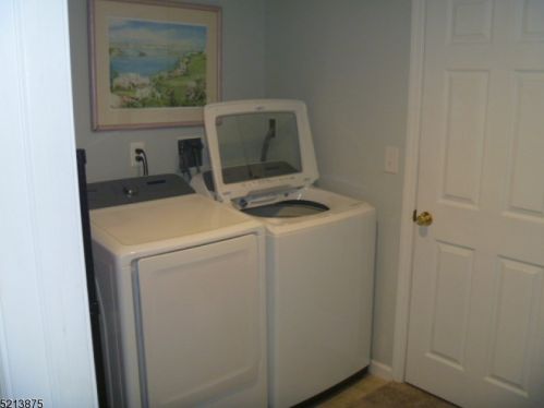 324 Carnegie Ct, Hackettstown NJ  07840-1604 exterior