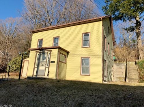 104 Main St, Wantage, NJ 07461-2310