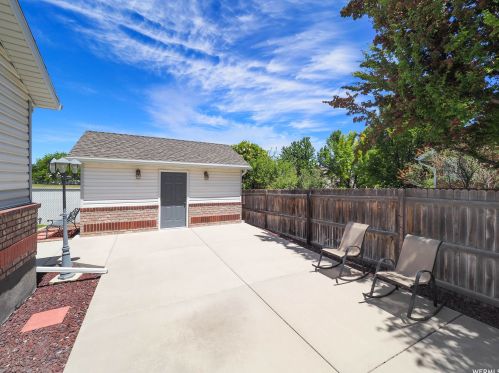 4662 8450, Taylorsville UT exterior