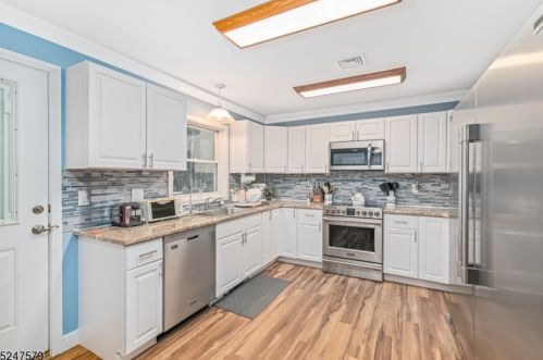 34 Wildcat Rd, Sparta, NJ 07871-3423