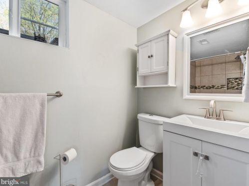 810 Venice Dr, Silver Spring MD 20904-2065 exterior