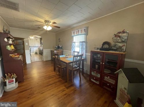 160 Crst Ave, Trenton NJ  08690-2103 exterior