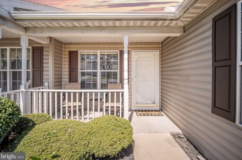 2 Hagarman Dr, York, PA 17408-4544