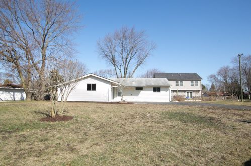 100 Fairwood Dr, Lemont IL  60440-2809 exterior