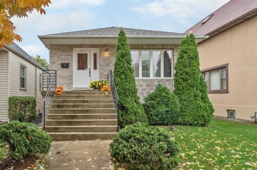 2440 Clinton St, River Grove, IL 60171-1702